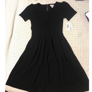 Lularoe Amelia dress size small. Black